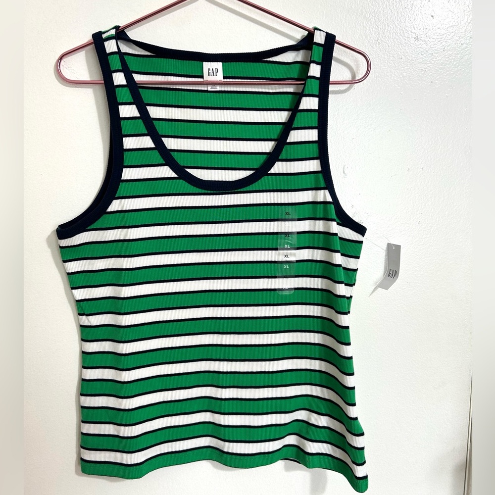 NWT Women’s Gap Ribbed Tank Top‎